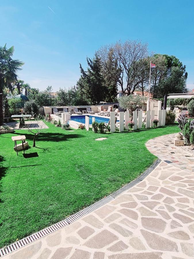 Apartment Villa Engel With Pool Porec Exterior photo