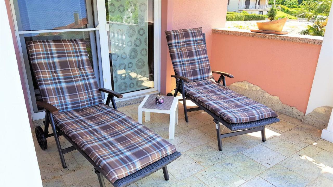 Apartment Villa Engel With Pool Porec Exterior photo